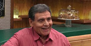 Manuel se queda embelesado con Maite y decide lanzarse: “Le he robado un beso”