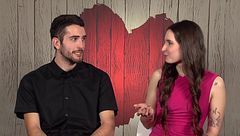 El lapsus de Aarón al hablar sobre Estopa con su cita, Aurora: “Se estarán retorciendo en su tumba”