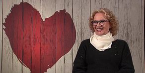 Cocha, de 80 años, habla claro con su cita sobre sexo y hace una confesión: “Me regalaron un satisfyer”