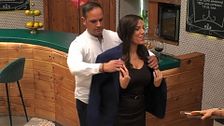 La caballerosidad del soltero consigue caldear la primera impresión de su cita: "Sabes cómo conquistar a una mujer"