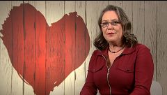 Raquel, una mujer con una relación abierta, busca "ampliar fronteras" en 'First Dates' : "El aburrimiento es una sensación totalmente desagradable"