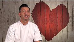 Domingo se queda en 'shock' al descubrir quien le espera en la barra de 'First Dates': "Me ha impactado bastante"
