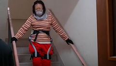 Los exoesqueletos creados en China para los vecinos afectados por el incendio de Hong Kong