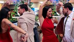 Laura y Lorenzo bailan sus primeras sevillanas juntos