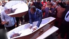 El polémico vídeo de la supuesta resurrección de un difunto por parte de un pastor en Sudáfrica