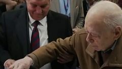 El juez exime a Pujol de declarar y archiva la causa contra él