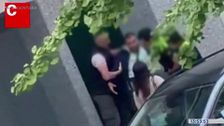 Sorprende a cuatro hombres intentando okupar un local en Mataró (Barcelona)