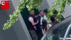 Sorprende a cuatro hombres intentando okupar un local en Mataró (Barcelona)