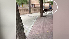 El relato de un vecino que se enfrentó al agresor que asesinó a una joven en Esplugues de Llobregat: "Me intentó apuñalar tres o cuatro veces"