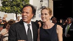 La petición de Julio Iglesias y Miranda tras ser demandados por un agente inmobiliario: "Les reclaman cuatro millones de euros"