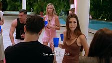 Los complicados momentos de las chicas en ‘Villa deseo’ en el juego de la botella: "Me sabe mal"