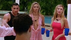 Tensión en ‘Villa deseo’ ante la actitud de algunas de las chicas con los solteros: “Es un ambiente de mierda”