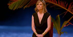 Las palabras de Sandra Barneda al dar la bienvenida a las chicas en la hoguera