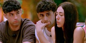 Los solteros alucinan al descubrir lo ocurrido en la hoguera de las chicas