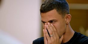 Las solteras cuentan a los chicos lo que han visto en la ‘tablet’ sobre sus parejas