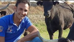 Alberto Álvarez reaparece tras su grave accidente al caer en una trituradora de pienso: "Sentía que si cerraba los ojos, la vida se me iba"
