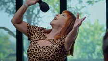 Loles León revive su etapa en el teatro cabaret