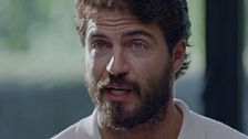 Maxi Iglesias se sincera sobre la pérdida de su padre: "No fui del todo consciente"