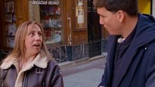 Una concursante de ‘Lo sabe, no lo sabe’ habla de la “familia animal” que tiene: con 13 gallinas y 16 gatos