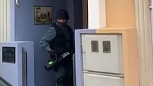 Las imágenes de la detención policial de 'El Tuvi', el autor del asesinato de Wafaa, en su domicilio