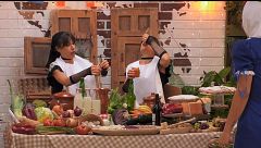 Los solteros sorprenden en 'First Dates' con sus trajes regionales y sus tradiciones en el especial 'folklore'