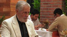 Agustín se niega rotundamente a pagar él solo la cuenta: “Cada uno pagamos lo nuestro”