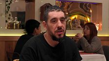 Jorge descoloca a su cita de ‘First Dates’ al confesar que “está con una chica”: “No lo entiendo”