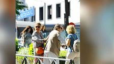 Las primeras imágenes de Charly, marido de Lydia Lozano, volviendo a caminar