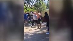 El relato de uno de los testigos que se enfrentaron al asesino de su expareja en Figueres, Girona: “Cogí el casco y le pegué con él en el pecho”