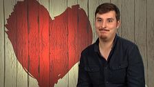 A Néstor le pone de los nervios la forma de fluir de su cita en 'First Dates': "Yo estoy en las antípodas"