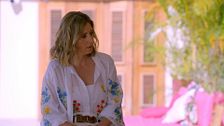 Sandra Barneda entra por sorpresa a ‘Villa Deseo’ con una misteriosa caja