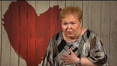 Una soltera 'hace la cruz' a su cita por regalarle flores: "Ni cuando me muera las quiero"