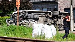 Varios muertos, entre ellos dos niños, tras colisionar un autobús escolar y un tren en un paso a nivel en Bélgica