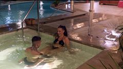 Alba y Álex se acercan más que nunca en el jacuzzi: "No te había visto sonreír hasta que ha venido él"