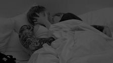 El momento más íntimo de Óscar y Yuli en la cama: “A ver dónde tocas”