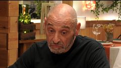 La incredulidad de un soltero con la respuesta de su cita a su pregunta: "Pero alma de Dios, miente"