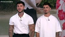 El pique de David y Juanpi por su altura motiva a Sandra Barneda a darles un importante consejo