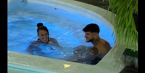 David habla de su primer amor en ‘Villa montaña’ y Alba reacciona en la hoguera