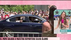 Una reportera de 'Fiesta' se emociona al sentirse "bendecida" por el papa: "Me ha saludado"