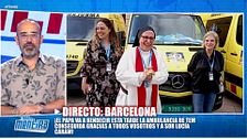 Sor Lucía y Pilar Rahola esperan junto a las ambulancias de 'Todo es mentira' la bendición del Papa León XIV