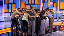 ‘¡Allá tú!’ celebra el día de los mejores amigos con un gran abrazo grupal