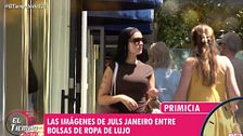Las imágenes de Juls Janeiro entre bolsas de ropa de lujo