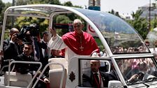 El papa León XIV recorre las calles de Madrid en el papamóvil