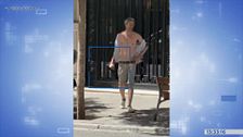 Pánico en Barcelona: un hombre armado con un machete se pasea por el centro de la ciudad