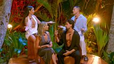Los chicos y las chicas, cara a cara en las hogueras mixtas: sus explosivos encuentros