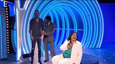 Can Yaman sorprende a Carmen, una cordobesa que tiene un corpóreo suyo a tamaño real en el salón