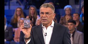 Jorge Javier Vázquez alucina al ver lo que unas invitadas han traído a plató: “Hacía años que no veía una de estas”
