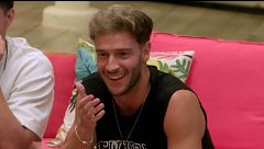 David reacciona al descubrir que las chicas han visto sus imágenes con Leila: "Ya no me mira igual"