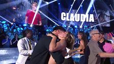 Claudia protagoniza una efusiva entrada a plató y se reencuentra con su novio