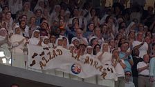 La ovación al papa León XIV en el Santiago Bernabéu durante más de cinco minutos